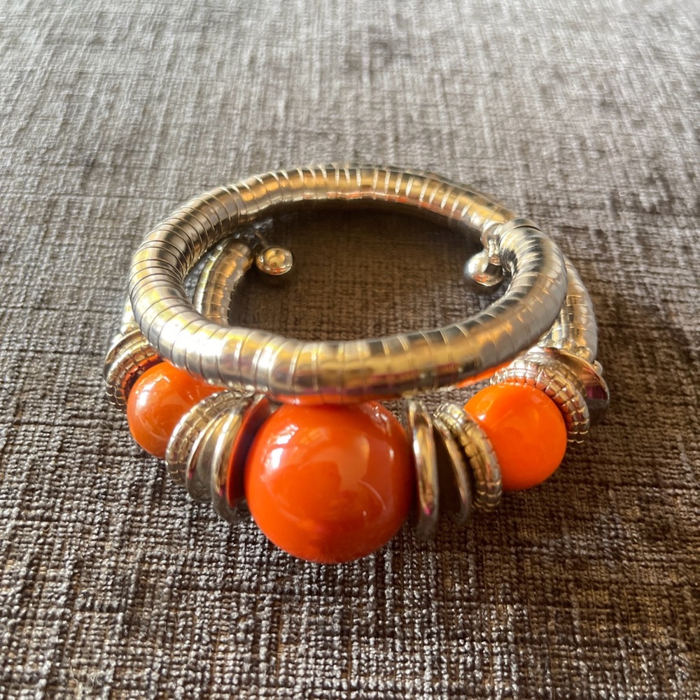 Silver bendable bracelet with beads